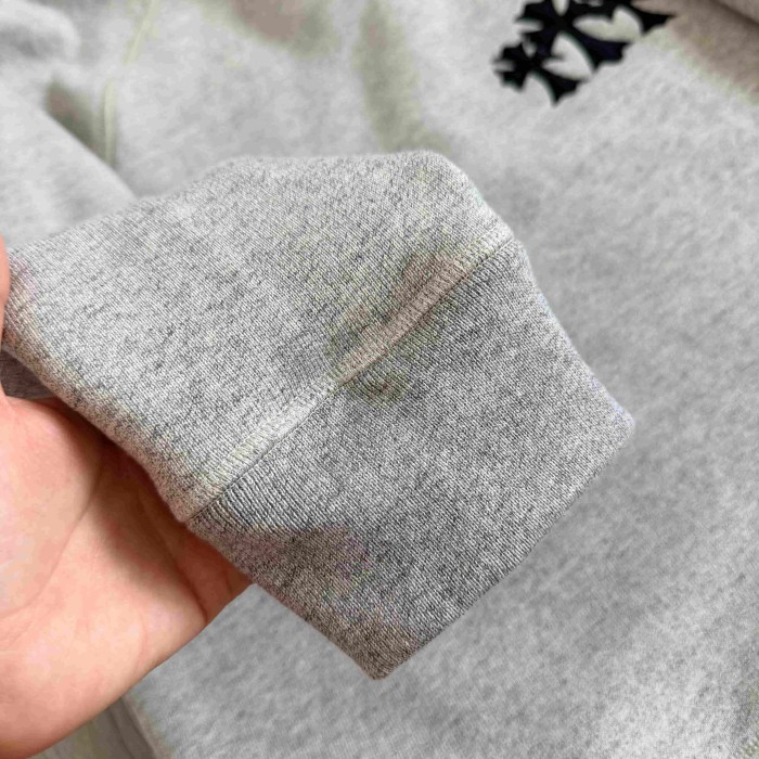 1:1 quality version Black Cross Chest Embroidery Back CH Gothic Script Crewneck Sweatshirt 29527486