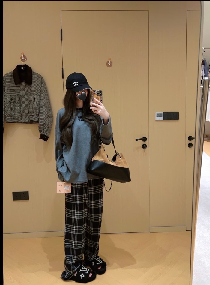 1:1 quality version Sheepskin Cross Pure Cotton Flannel Black Grey Plaid Straight Loose Pants 29530860