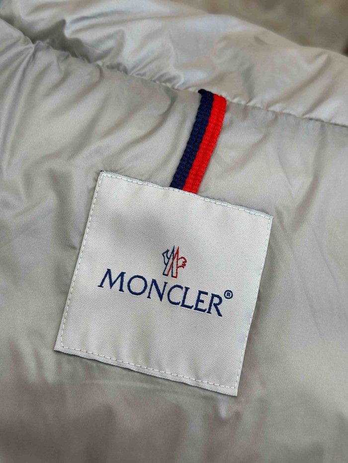 1:1 quality version Shiny Nylon Pocket Logo Detachable Hooded Down Jacket 4 colors 29535440