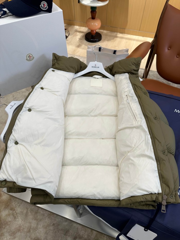 1:1 quality version Badge Detachable Sleeve One Garment Two Wear Hooded Down Jacket 4 colors 29535532