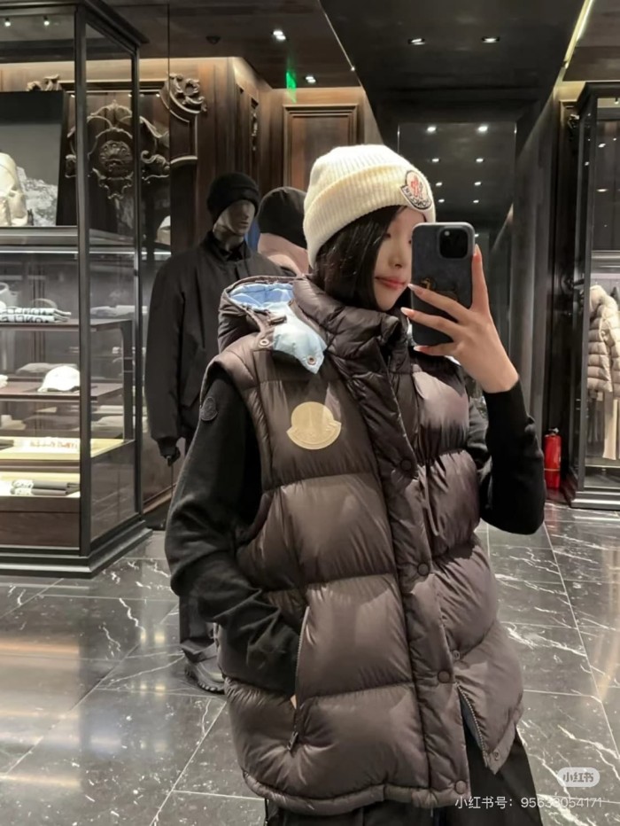 1:1 quality version Badge Detachable Sleeve One Garment Two Wear Hooded Down Jacket 4 colors 29535532