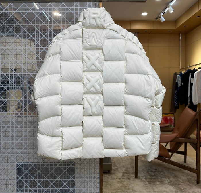 1:1 quality version Badge 3D Debossed Brand Logo Stand Collar Short Down Jacket 3 colors 29535616