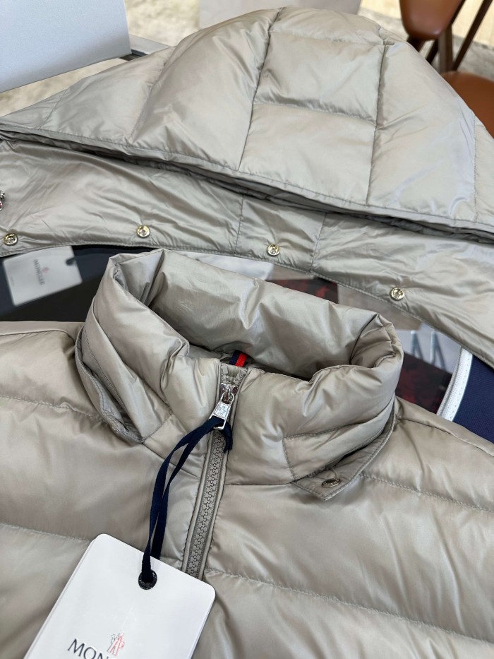 1:1 quality version Shiny Nylon Pocket Logo Detachable Hooded Down Jacket 4 colors 29535440
