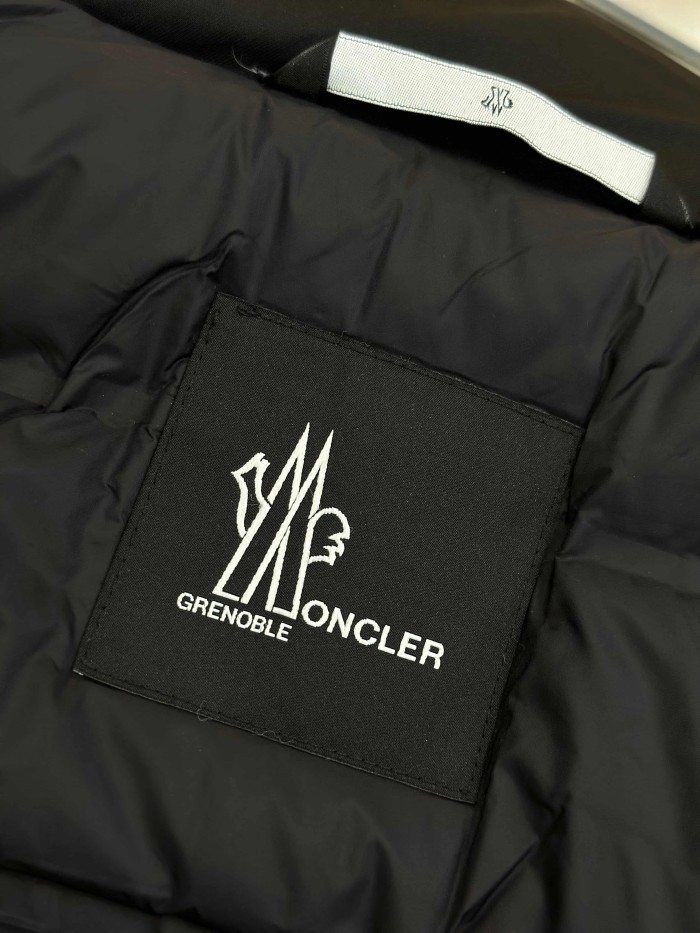 1:1 quality version Multi Pocket Velcro Hooded Cargo Down Jacket 2 colors 29535576