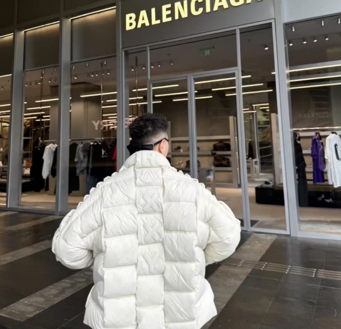 1:1 quality version Badge 3D Debossed Brand Logo Stand Collar Short Down Jacket 3 colors 29535616