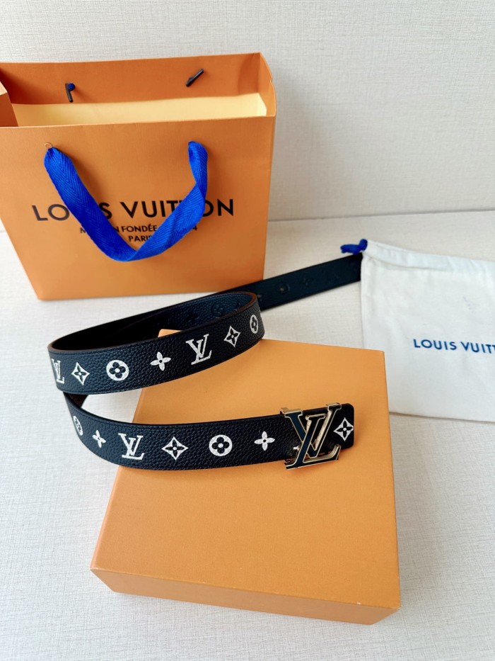 1:1 quality version LV Buckle Monogram Embossed Reversible Litchi Grain Belt 【Width 4.0 cm】2 colors 29543299