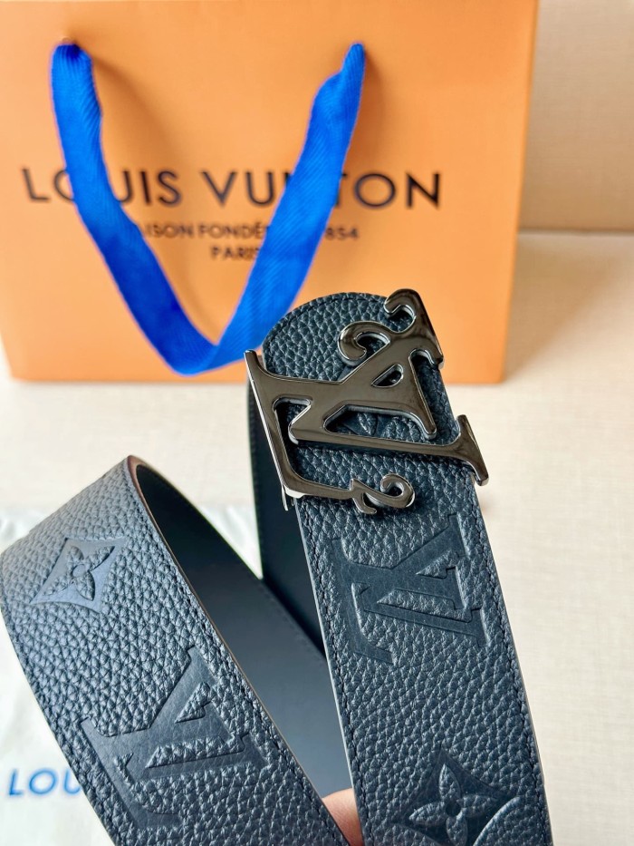 1:1 quality version LV Logo Buckle Strap Litchi Grain Embossed Belt 【Width 4.0 cm】3 colors 29543288