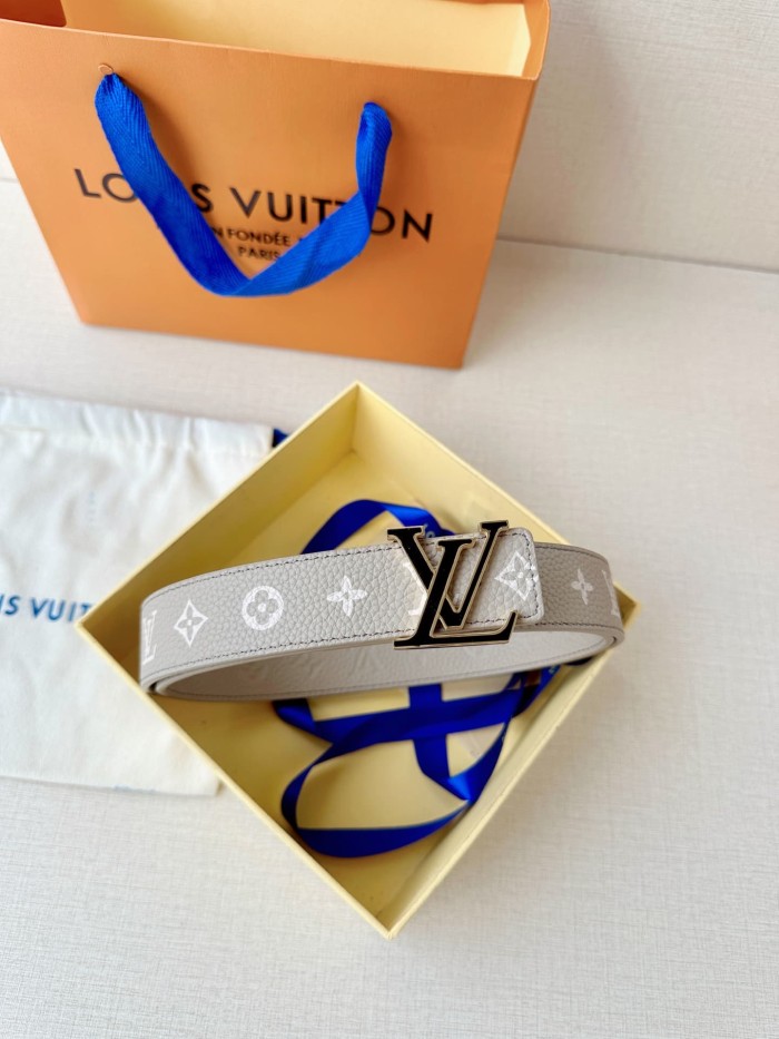 1:1 quality version LV Buckle Monogram Embossed Reversible Litchi Grain Belt 【Width 4.0 cm】2 colors 29543299