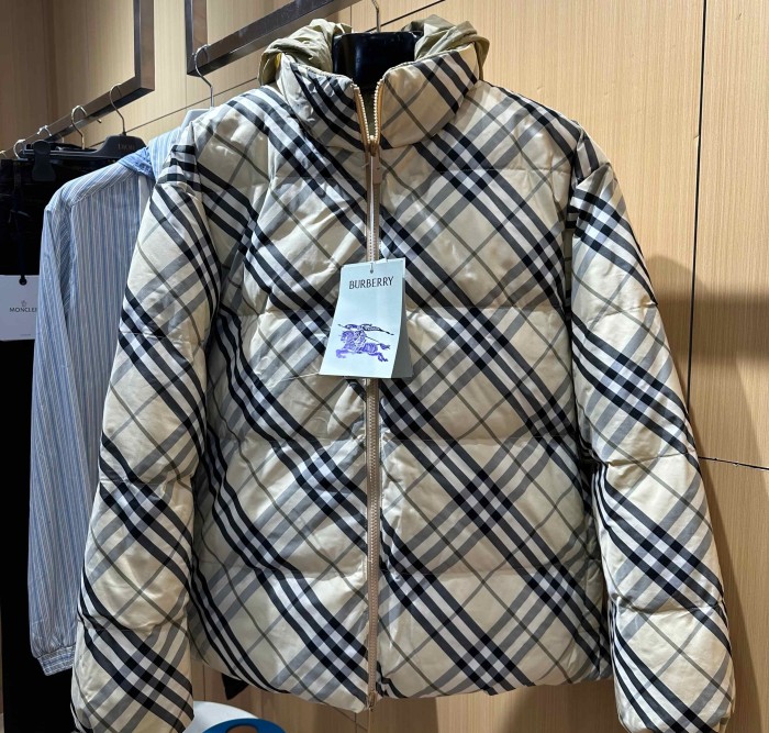 1:1 quality version Reversible Plaid Stand Collar Detachable Hood Down Jacket 29547932