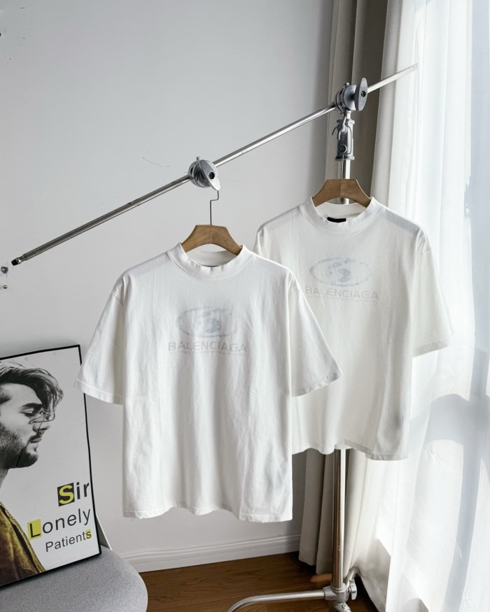 [50% Off]Balenciaga Letter logo blurred round neck Print tee