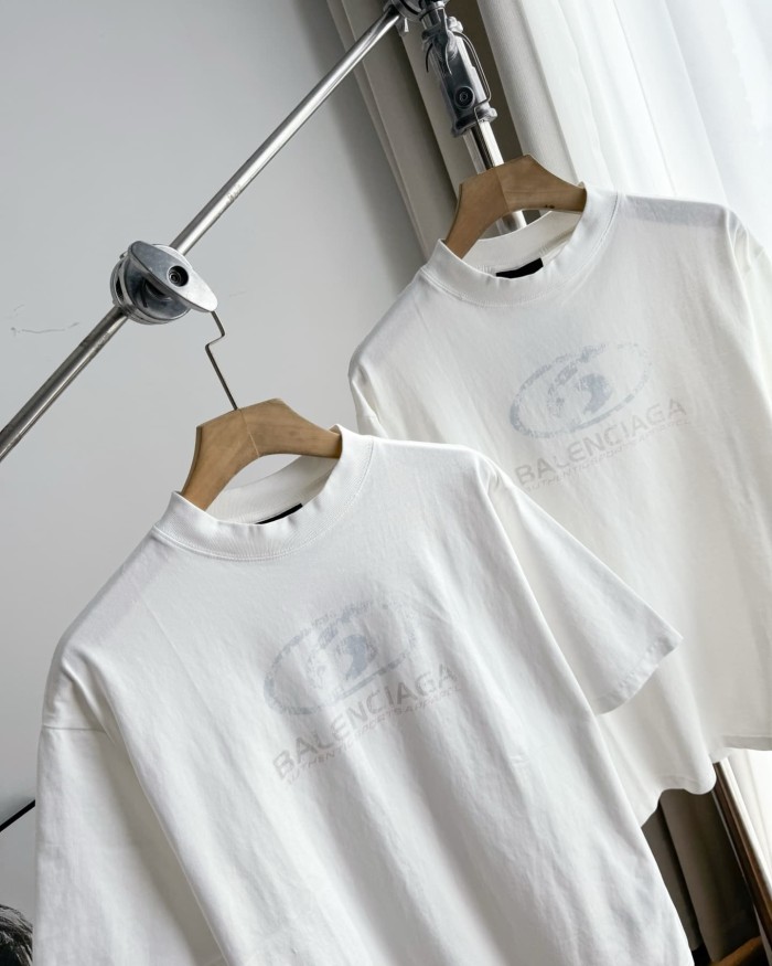 [50% Off]Balenciaga Letter logo blurred round neck Print tee