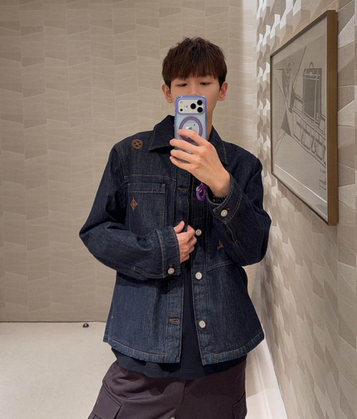 1:1 quality version Letter Four Leaf Flower Gold Thread Embroidery Lapel Denim Jacket & Jeans Set 29554228