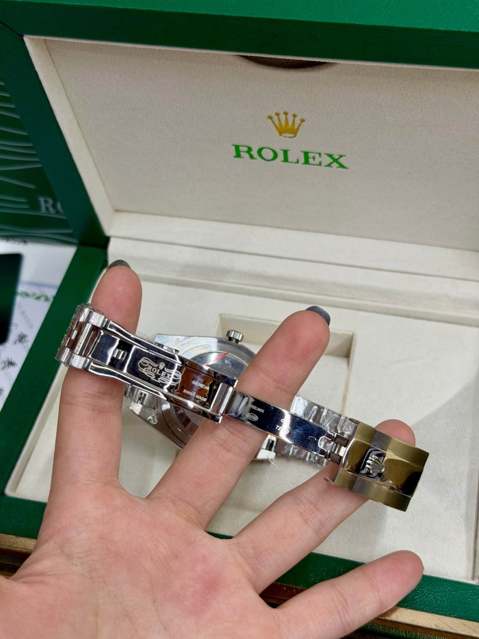 Blue Roman Dial Fluted Bezel Stainless Steel Calendar Wrist Watch【Dial diameter：40mm 】29569627