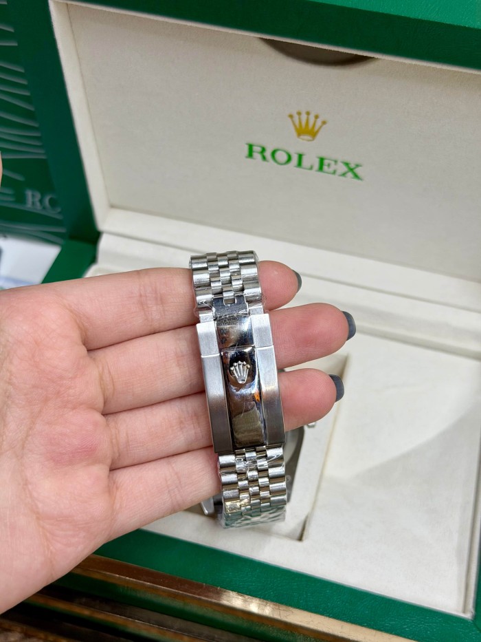 Blue Roman Dial Fluted Bezel Stainless Steel Calendar Wrist Watch【Dial diameter：40mm 】29569627