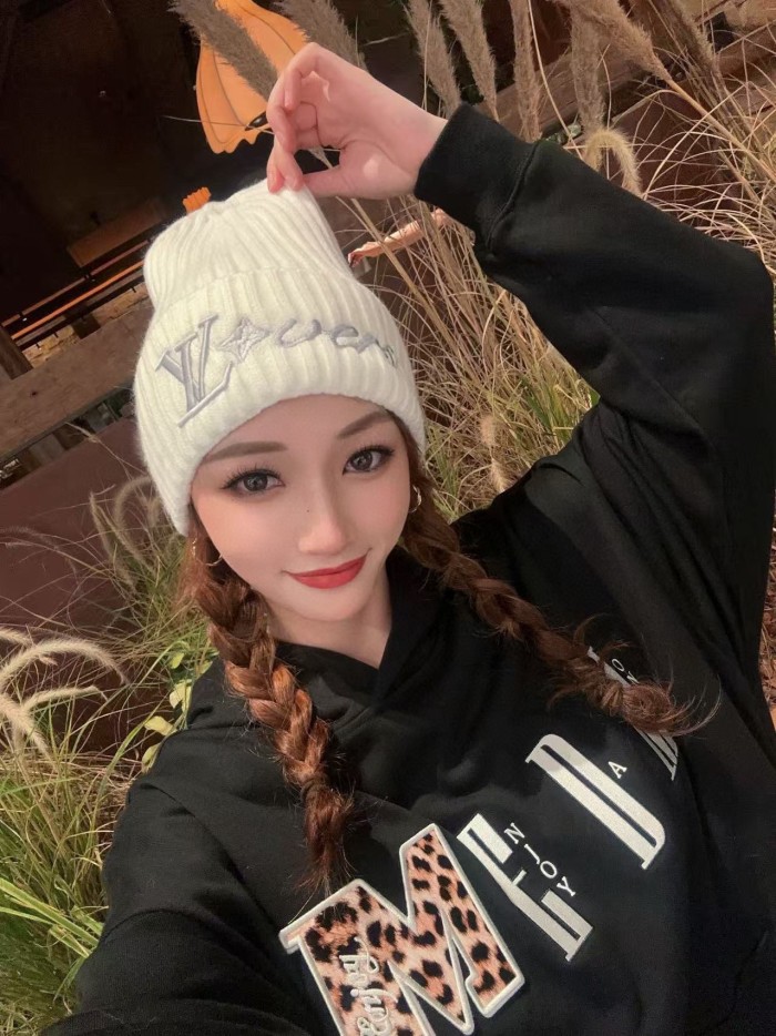 1:1 quality version Letter Flower Text Embroidery Rib Knit Woo Unisex Beanie 4 colors 29569855