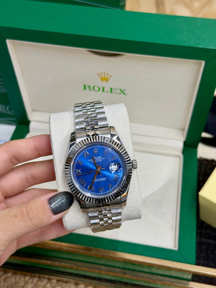 Blue Roman Dial Fluted Bezel Stainless Steel Calendar Wrist Watch【Dial diameter：40mm 】29569627