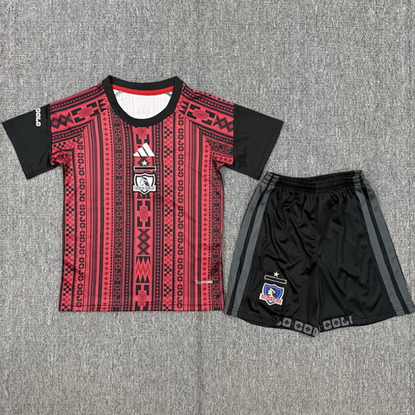 26-27 Colo-Colo Red Black Kids Training