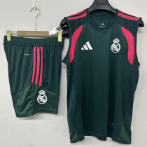 26-27 RMA Green Tank top and shorts suit (背心短裤)