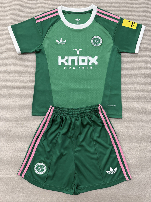 26-27 Newcastle Green Goalkeeper Kids Soccer Jersey