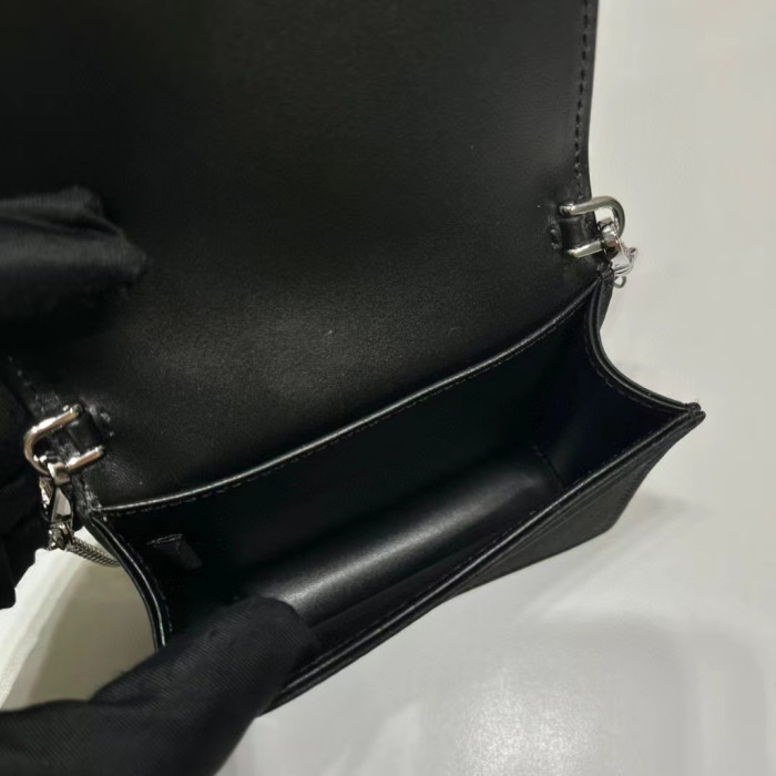 Crystal-Embellished Chain Card Holder Bag #nigo53779