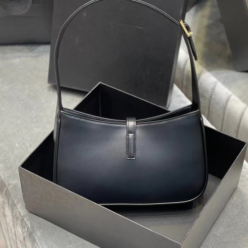 Women's Leather One Shoulder Underarm Bag #nigo53456