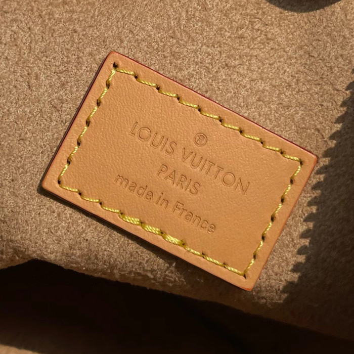 Louis Vuitton Women's Shoulder Chain Bag #nigo51553