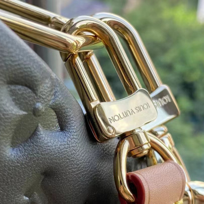 Louis Vuitton Leather Chain Portable Messenger Bag Bags #nigo56399