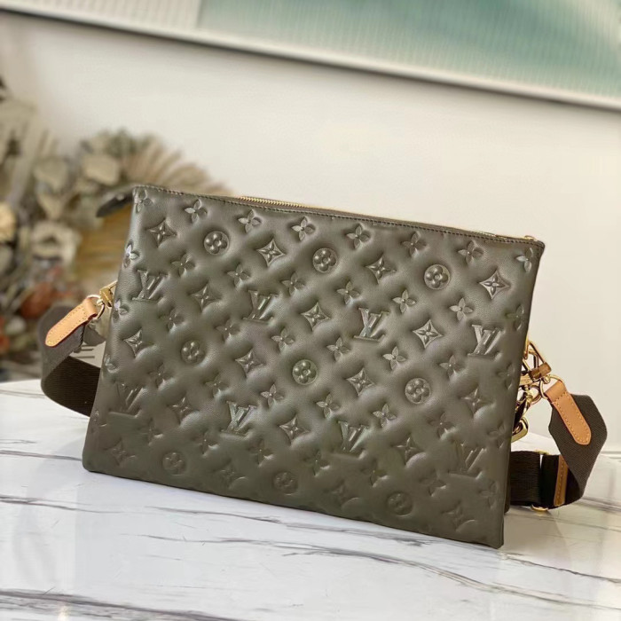 Louis Vuitton Leather Chain Portable Messenger Bag Bags #nigo56399