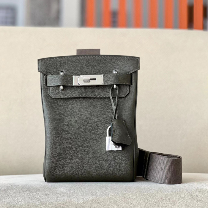 Hermes One Shoulder Waist Bag Bags #nigo56712
