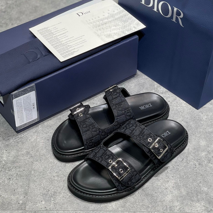 DIOR NIGO Summer Flat Sandals Wearing Slippers Outside #nigo94649