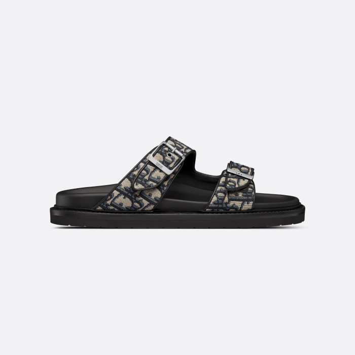 DIOR NIGO Summer Flat Sandals Wearing Slippers Outside #nigo94649