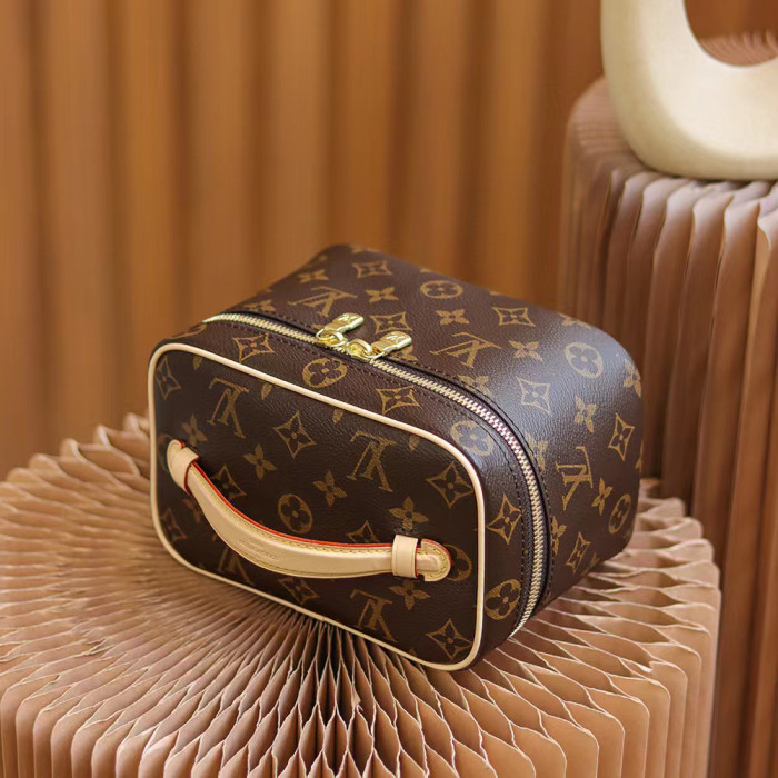 Louis Vuitton Square Zipper Cosmetic Bag Bags #nigo56254