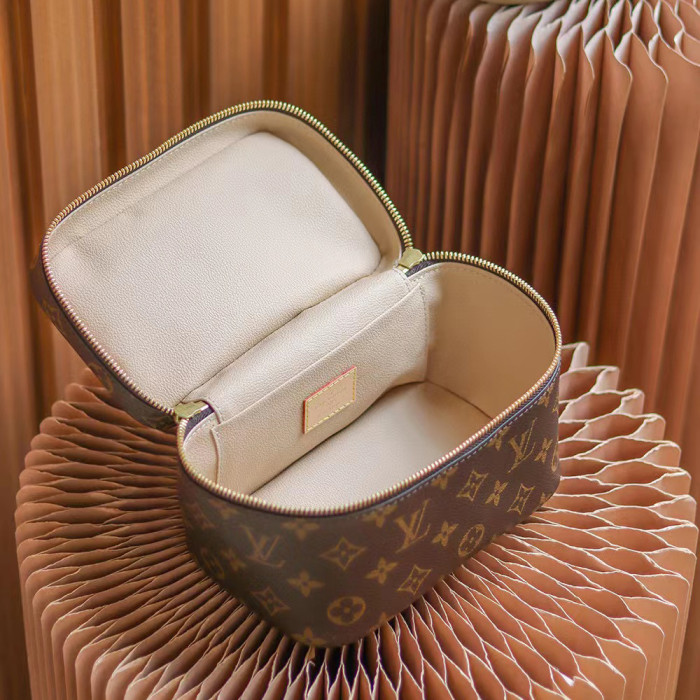 Louis Vuitton Square Zipper Cosmetic Bag Bags #nigo56254