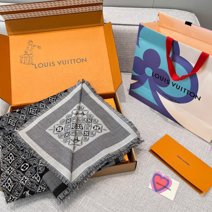 Louis Vuitton NIGO Grey printed Shawl #nigo57959