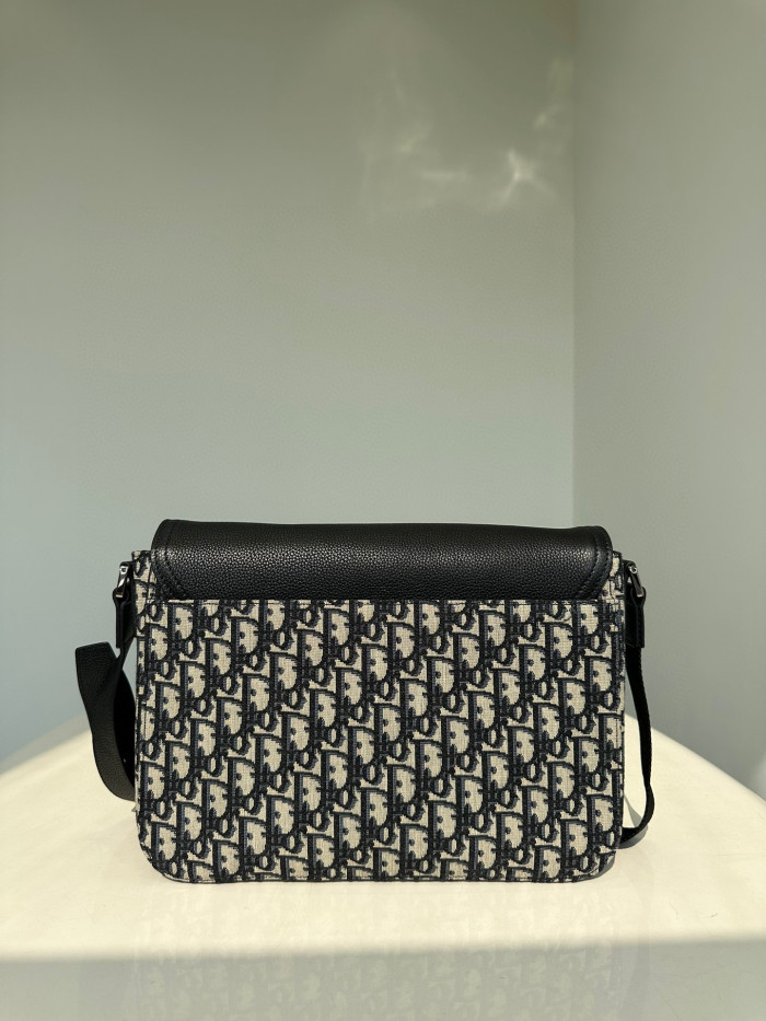 DIOR Black Leather Shoulder Bag #nigo8412