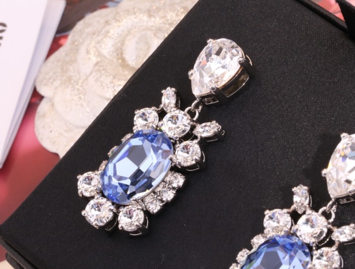 MiuMiu Droplet Hanging Oval Powder Diamond Earrings #nigo89652