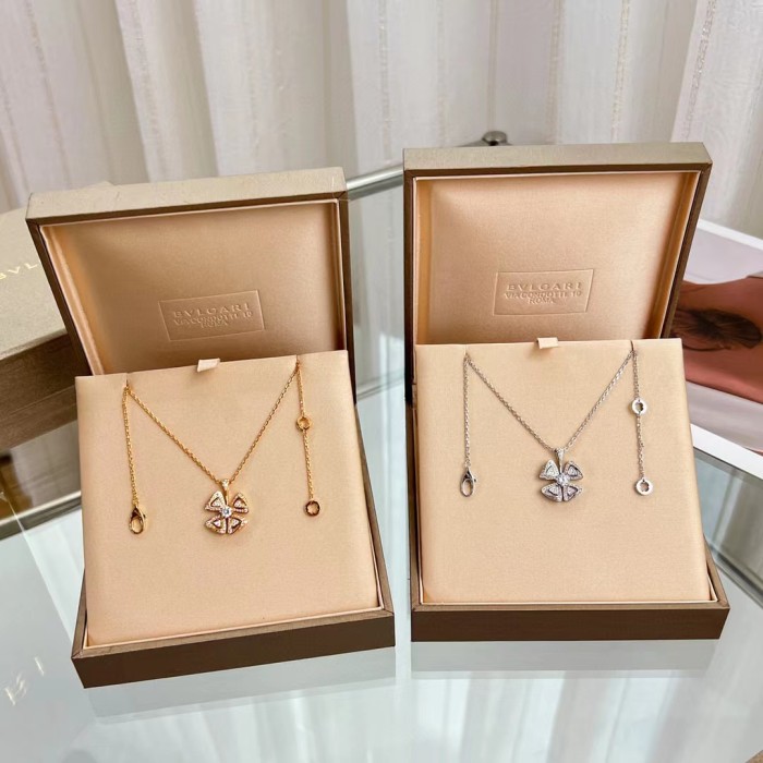 Van Cleef&Arpels Women's Brass Necklace #nigo82322