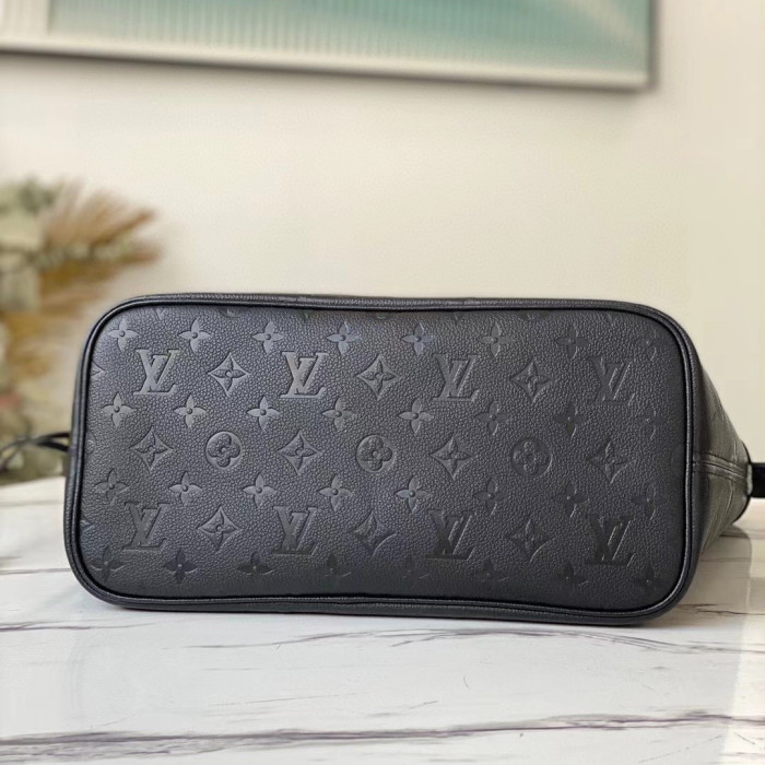 Louis Vuitton NIGO Black Leather Carrying Crossbody #nigo29134