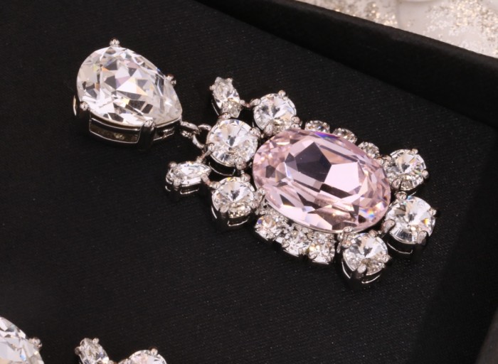 MiuMiu Droplet Hanging Oval Powder Diamond Earrings #nigo89652