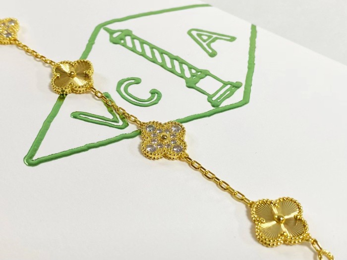 VanCleef&Arpels NIGO Bright Diamond Petal Bracelet #nigo84156