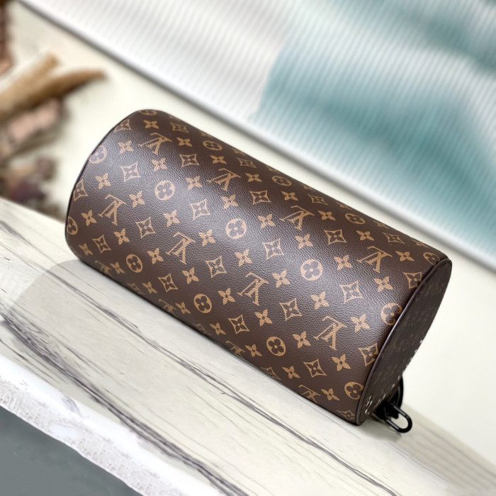 Louis Vuitton NIGO Cylinder Leather Shoulder Bag Tote #nigo21264