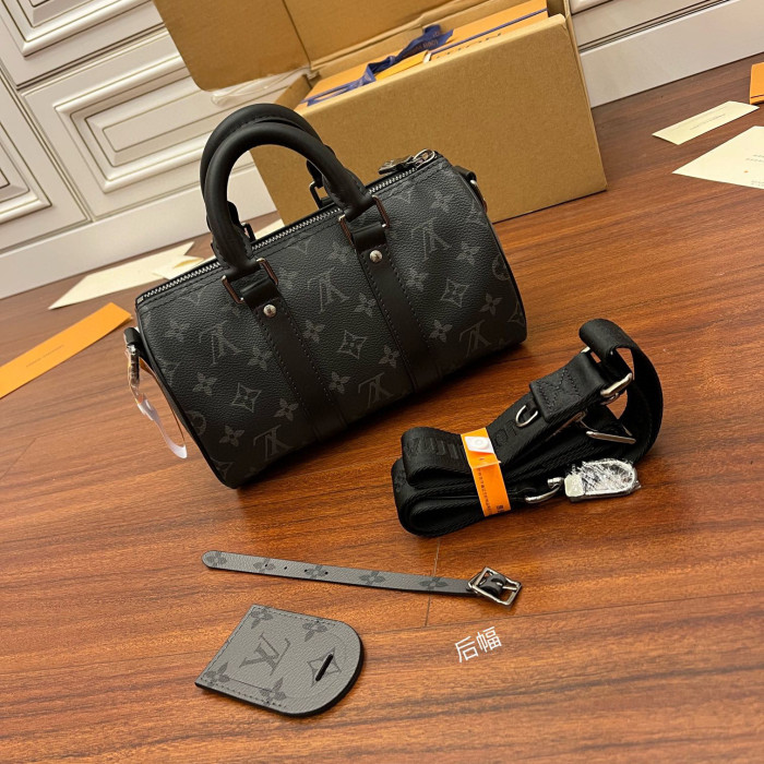 Louis Vuitton Leather Printed Carrying Shoulder Strap Bag #nigo21498
