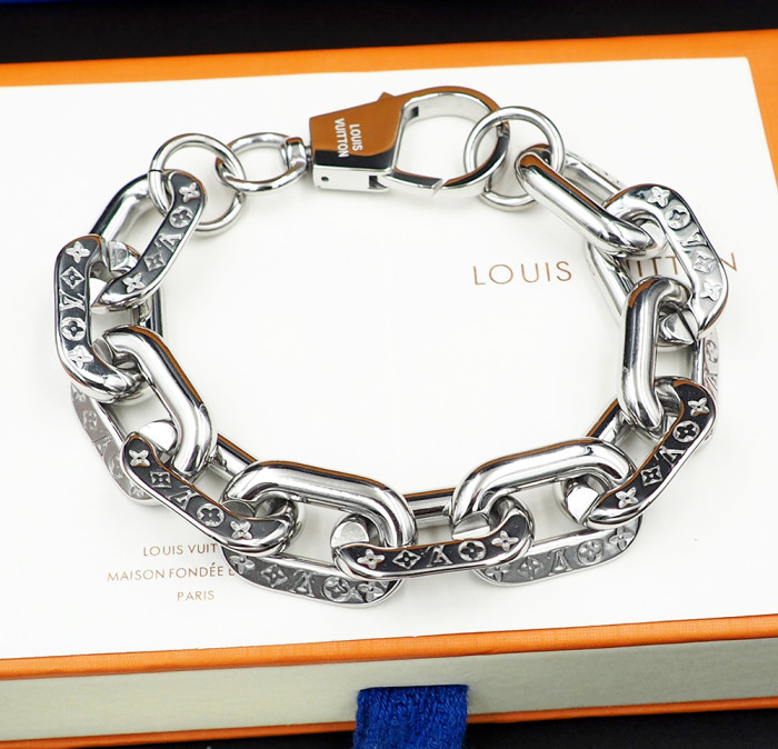 Louis Vuitton NIGO Lobster Buckle Exquisite Thick Chain Necklace #nigo82798