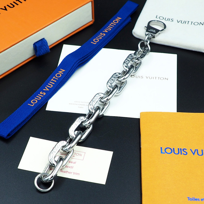 Louis Vuitton NIGO Lobster Buckle Exquisite Thick Chain Necklace #nigo82798