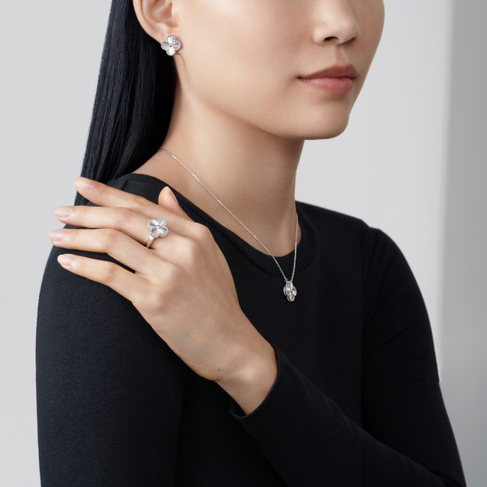 Van Cleef  Arpels NIGO Flower Shaped Decorative Ting #nigo21566