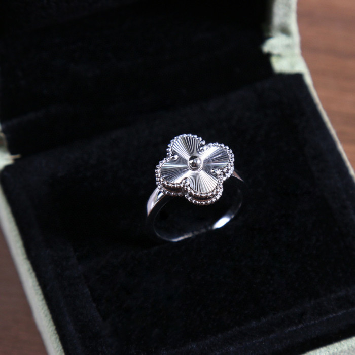 Van Cleef  Arpels NIGO Flower Shaped Decorative Ting #nigo21566