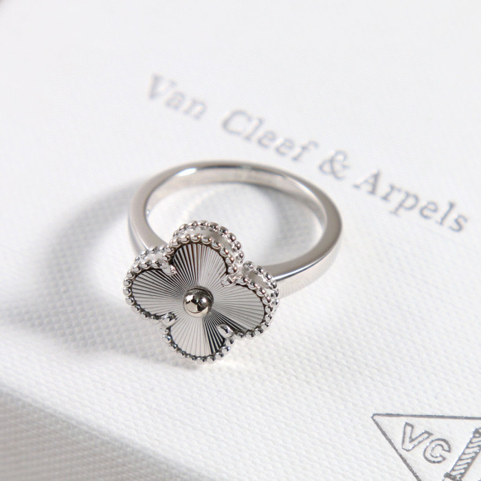 Van Cleef  Arpels NIGO Flower Shaped Decorative Ting #nigo21566