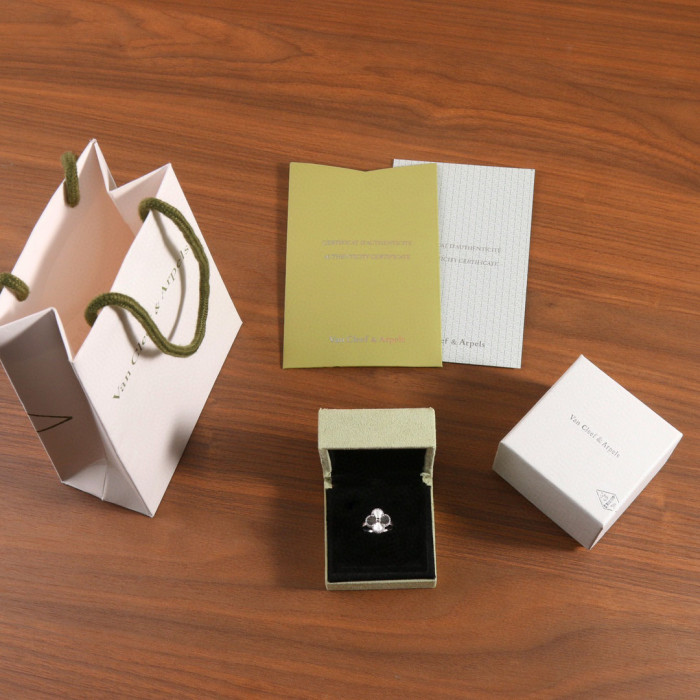 Van Cleef  Arpels NIGO Flower Shaped Decorative Ting #nigo21566