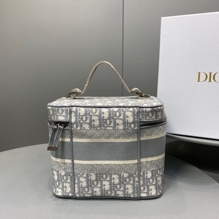 Dior Makeup And Skin Care Bags Bag #nigo4696