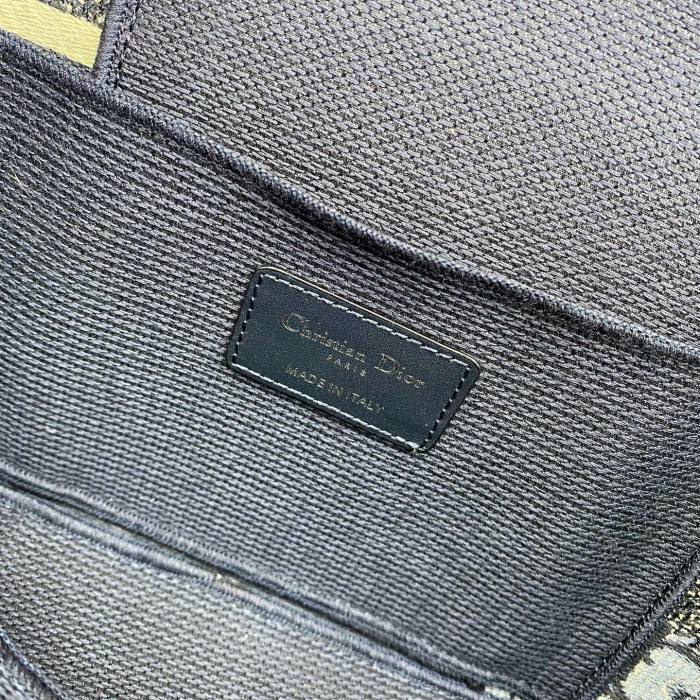 Dior Makeup And Skin Care Bags Bag #nigo4696